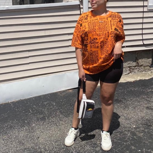 tee shirt billie eilish orange